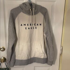 American Eagle Outfitters Gray and Cream Sweatshirt